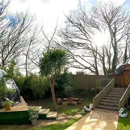 Romantic Treehouse With Hot Tub & Bbq Lodge Praze an Beeble Extérieur photo