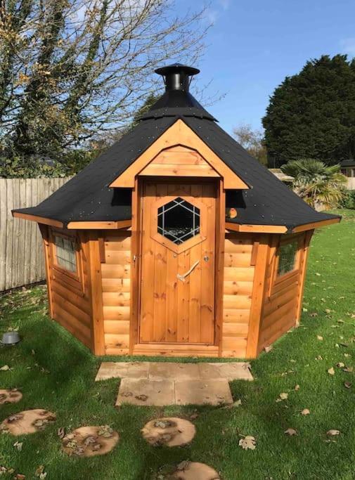 Romantic Treehouse With Hot Tub & Bbq Lodge Praze an Beeble Extérieur photo