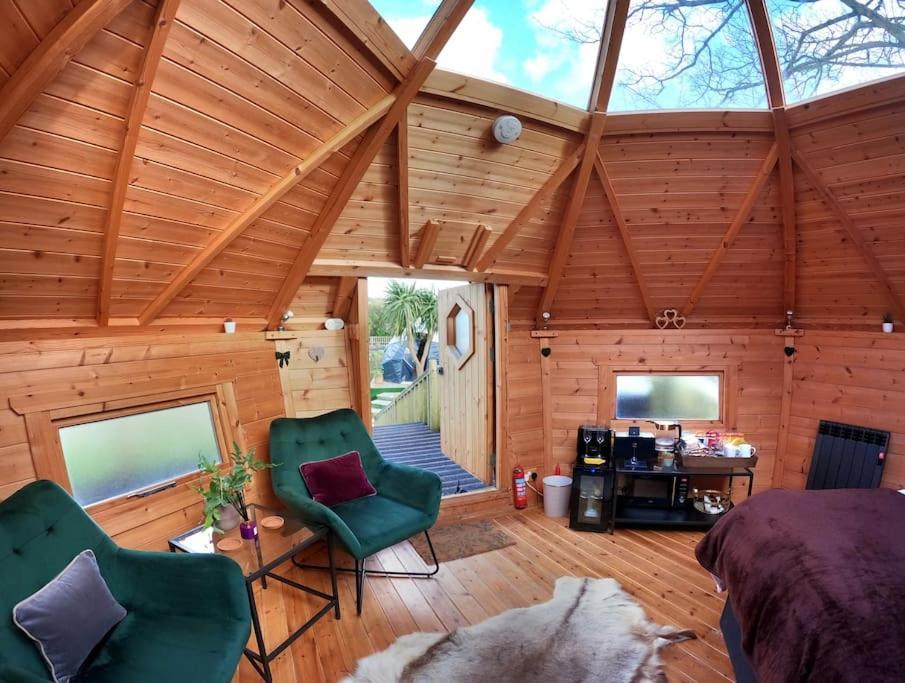 Romantic Treehouse With Hot Tub & Bbq Lodge Praze an Beeble Extérieur photo
